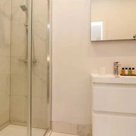 Acorn スキプトン