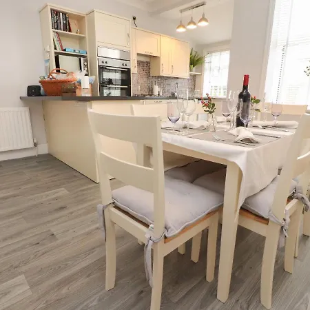 Acorn * スキプトン